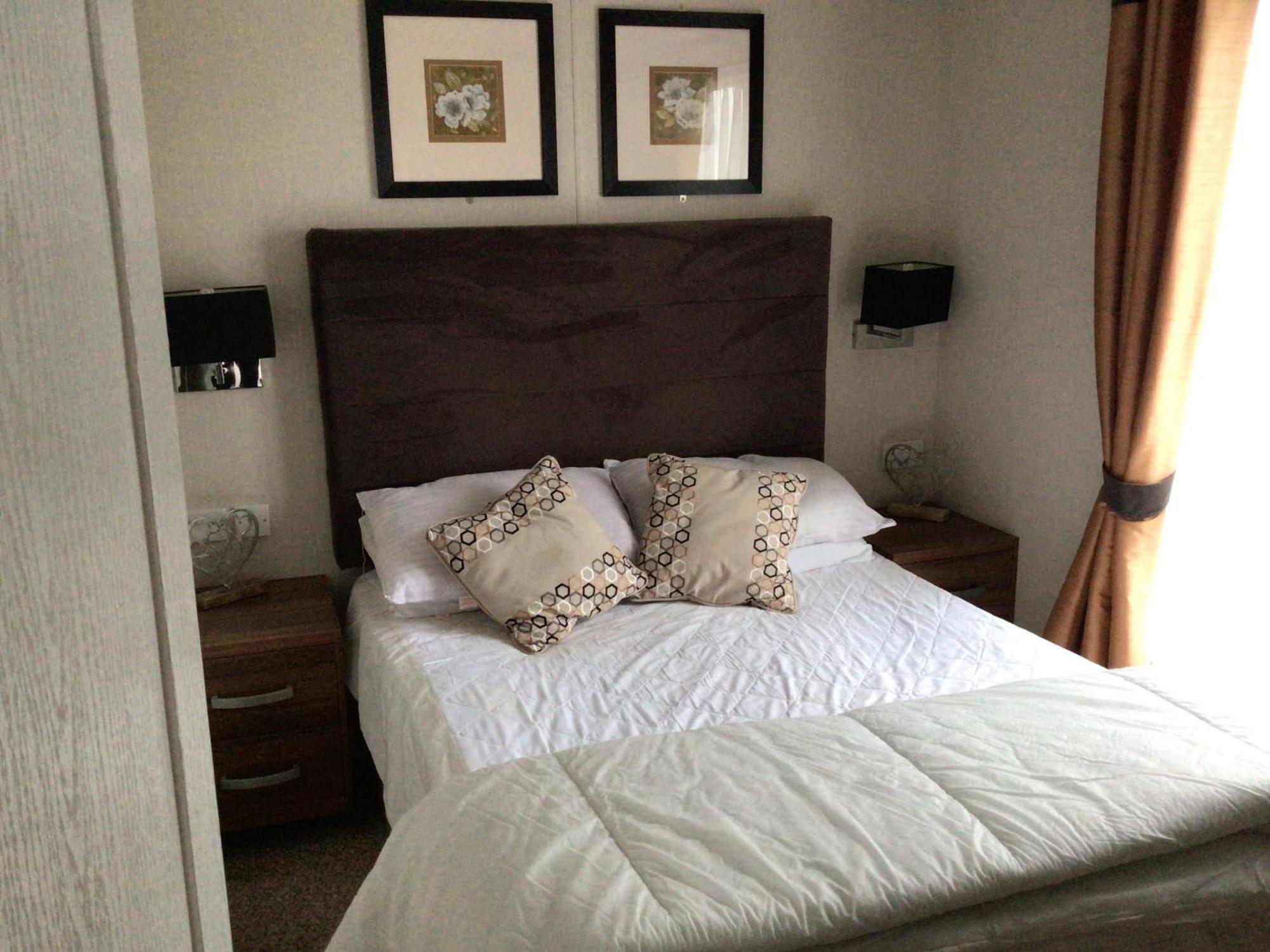 Newquay Haven Caravan 42x14 With Ocean Views Chalet